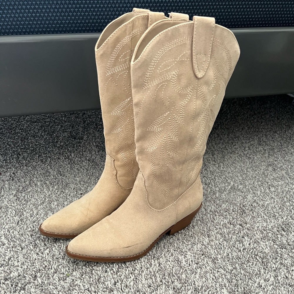 Steve Madden tan cowboy boot